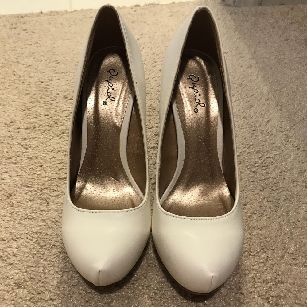 The Red Dress Boutique white heels size 7